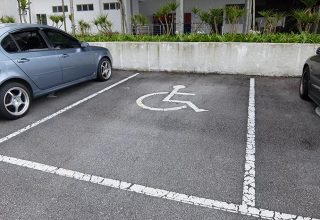 Park edilmemiş engelli araç park yeri